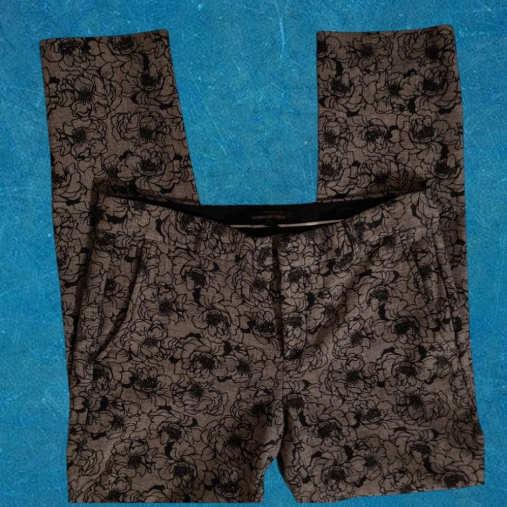 Banana Republic Floral Print Pants Black and Grey Straight Leg Size 6
